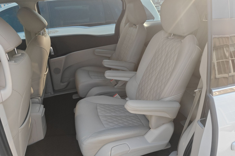 别克GL8 2023款 陆上公务舱 智享型中控内饰7004