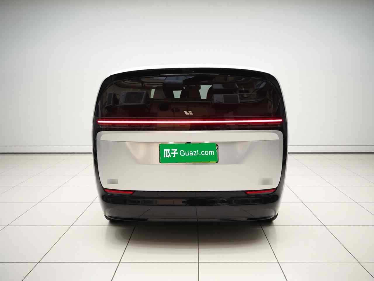 理想汽车 理想MEGA 2025款 Home 家庭特别版(4)