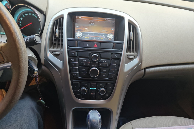 别克 英朗 2013款 GT 1.6L 自动时尚版局部细节16