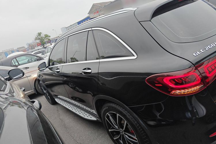 奔驰GLC 2022款 改款 GLC 260 L 4MATIC 豪华型车身外观4