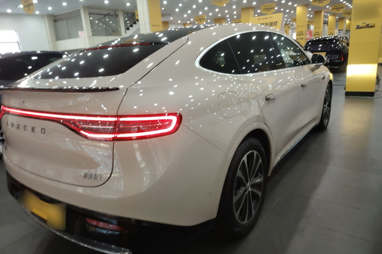 鸿蒙智行 智界R7 2025款 增程 251km Max车身外观7