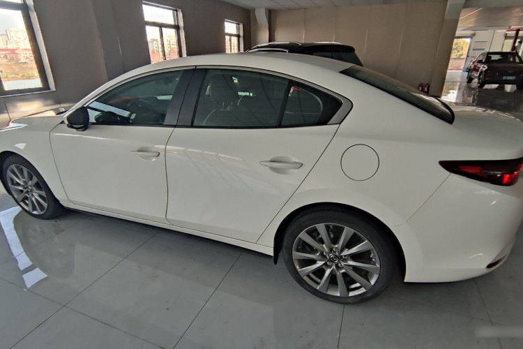 马自达3 昂克赛拉 2021款 2.0L 自动质雅版车身外观4