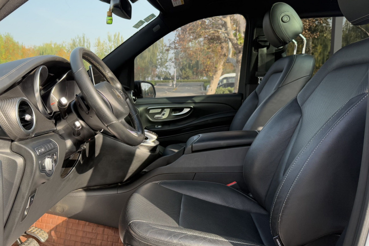 奔驰V级 2018款 V 260 AMG 运动版 国V中控内饰7003