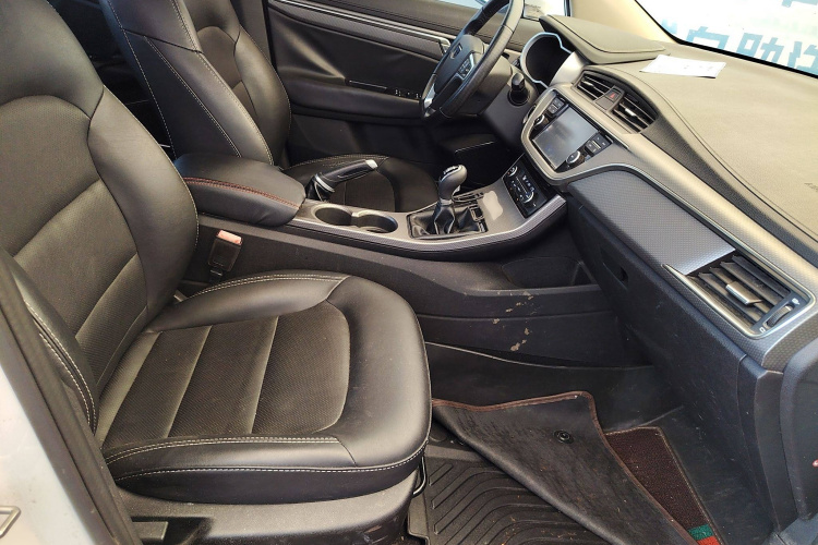 吉利汽车 帝豪GS 2016款 优雅版 1.8L 手动领尚型局部细节41