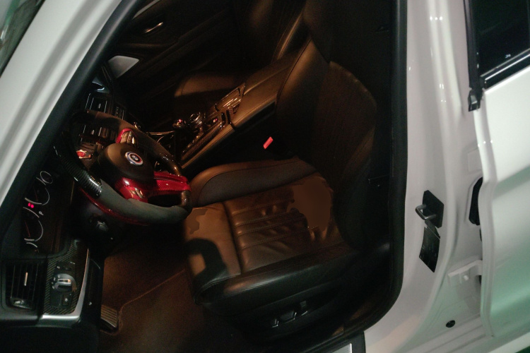 宝马M5 2012款 M5中控内饰19