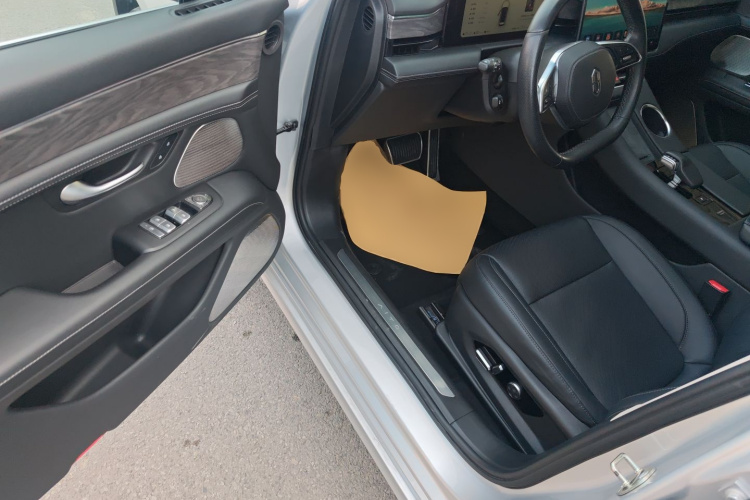 鸿蒙智行 问界M5 2022款 增程四驱性能版中控内饰7003