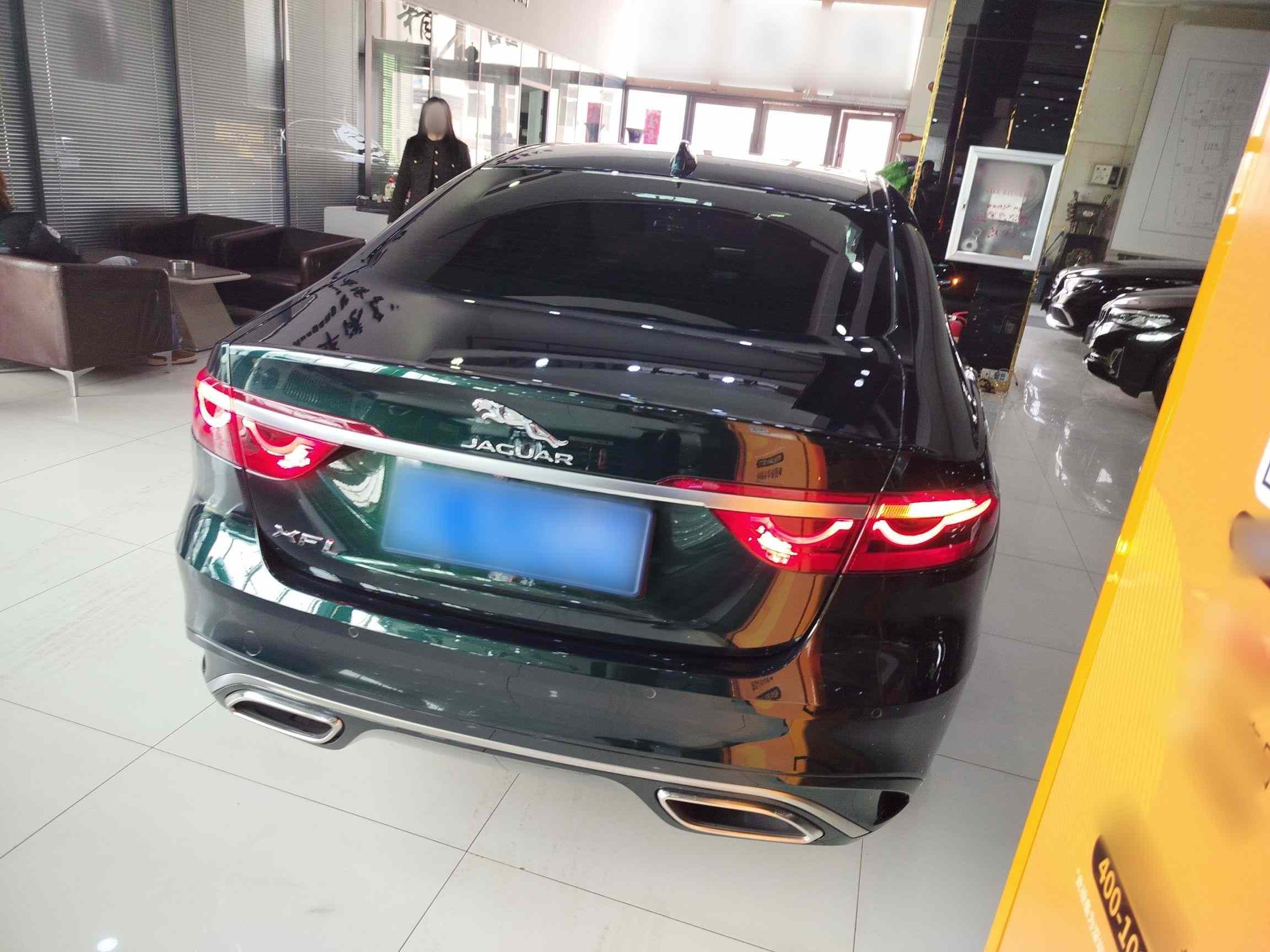 捷豹XFL 2024款 2.0T P250 两驱尊享豪华版(4)