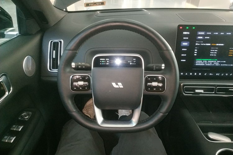 理想汽车 理想L9 2022款 Max中控内饰13