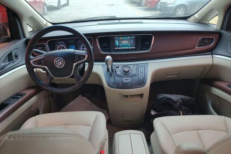 别克GL8 2017款 25S 豪华型 国V中控内饰12