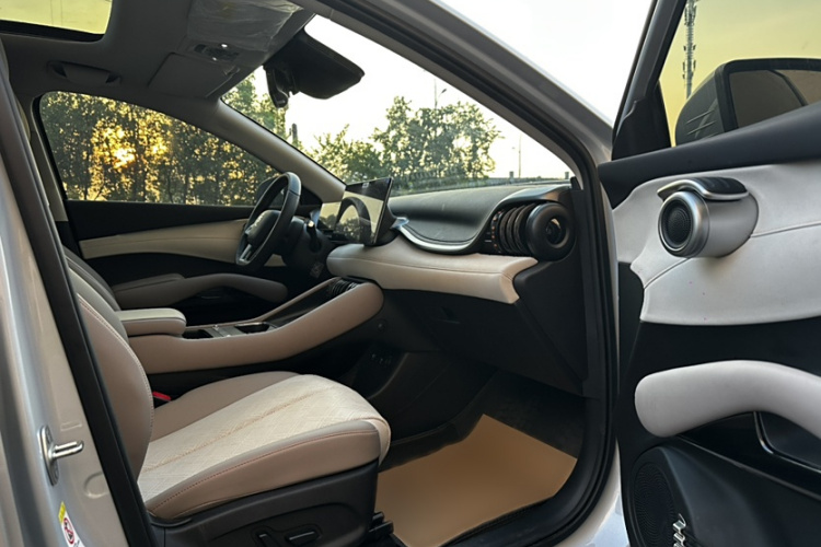 比亚迪 元PLUS 2025款 智驾版 510KM 超越型中控内饰7007