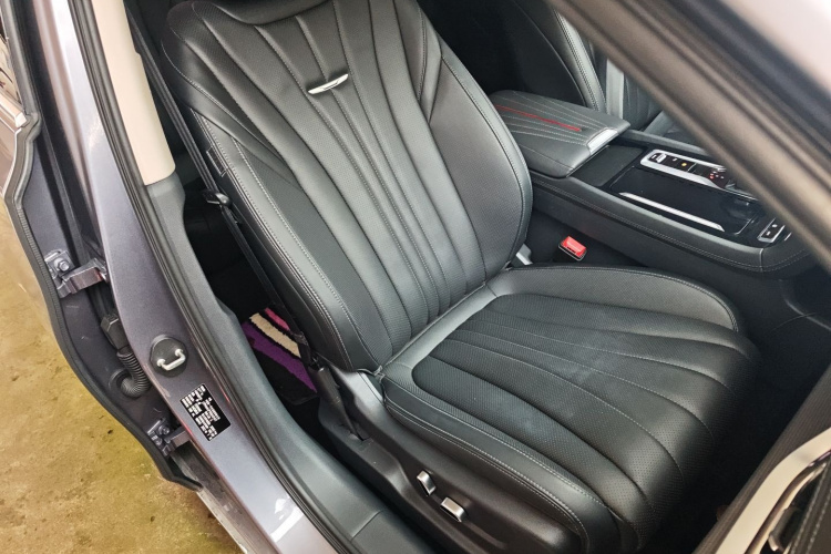 红旗H5 2023款 2.0T 自动智联旗享版局部细节41