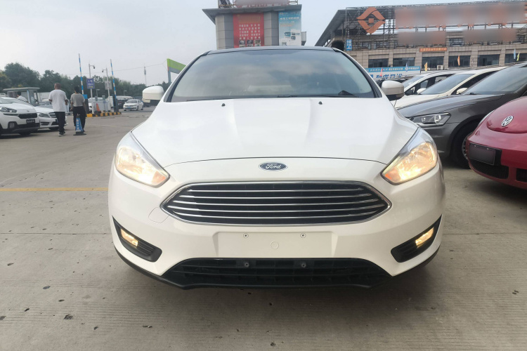 福特 福克斯 2020款 两厢经典 1.5L 自动风尚型车身外观6001