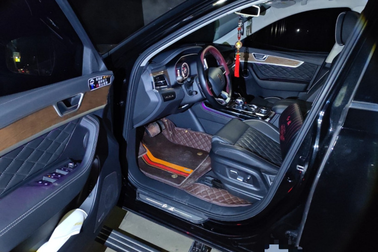 红旗HS7 2022款 3.0T 自动四驱智联旗领版 五座中控内饰20