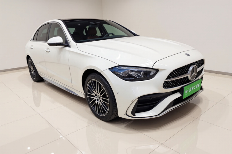 奔驰C级 2022款 改款 C 260 L 运动版车身外观3