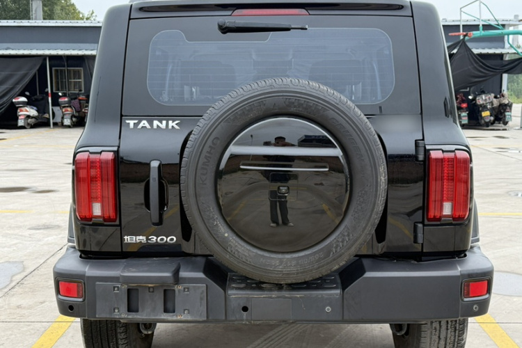 坦克300 2023款 越野版 2.0T 挑战者车身外观6001