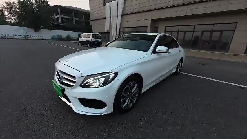 奔驰C级 2018款 C 180 L 时尚型运动版实拍1
