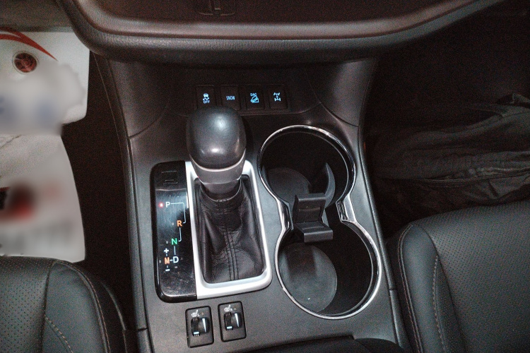 丰田 汉兰达 2018款 2.0T 四驱尊贵版 7座 国VI局部细节18