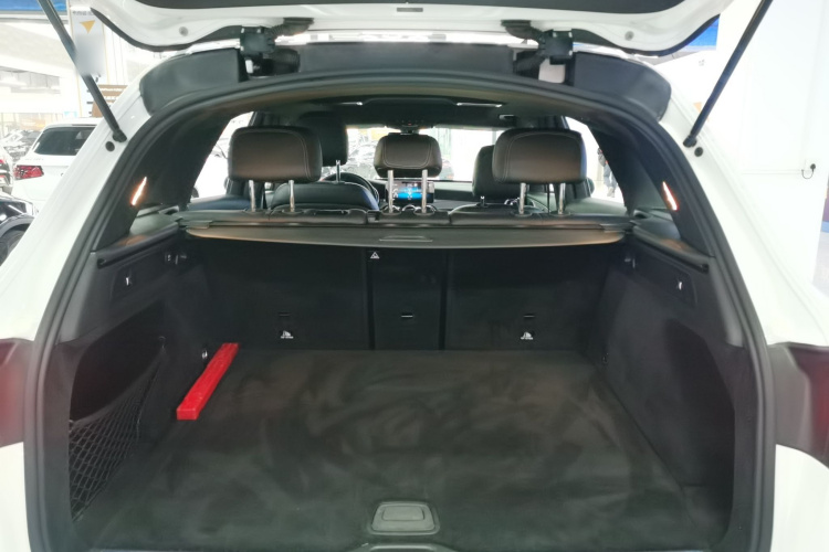 奔驰GLC 2021款 GLC 260 L 4MATIC 动感型机舱底盘23
