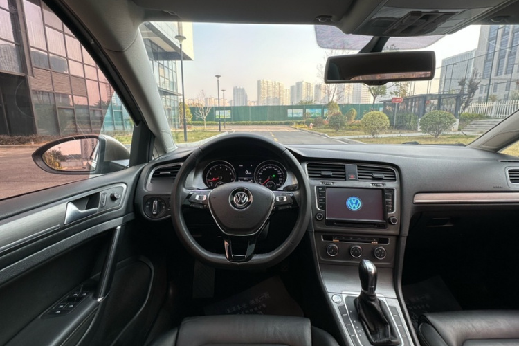 大众 高尔夫 2016款 230TSI 自动豪华型中控内饰7001