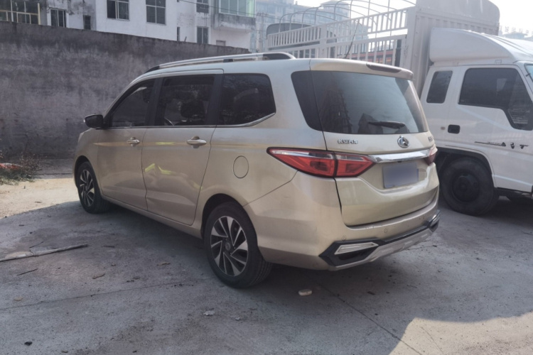 长安凯程 长安欧尚A600 2016款 1.5L 手动豪华型7座车身外观6006