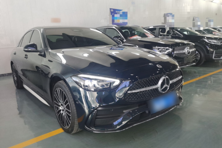 奔驰C级 2023款 改款二 C 260 L 运动版车身外观3