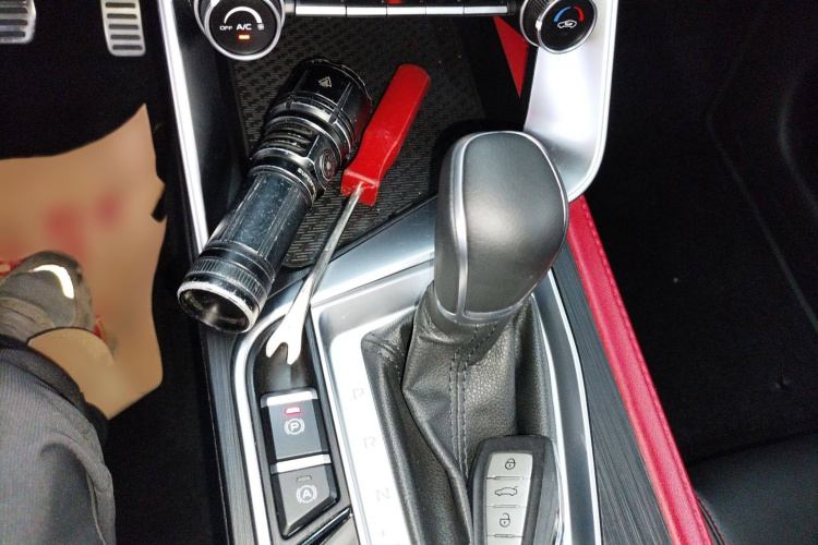 吉利汽车 缤瑞 2021款 1.4T CVT F-运动版局部细节18