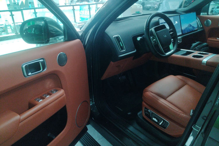 理想汽车 理想L9 2022款 Max中控内饰20