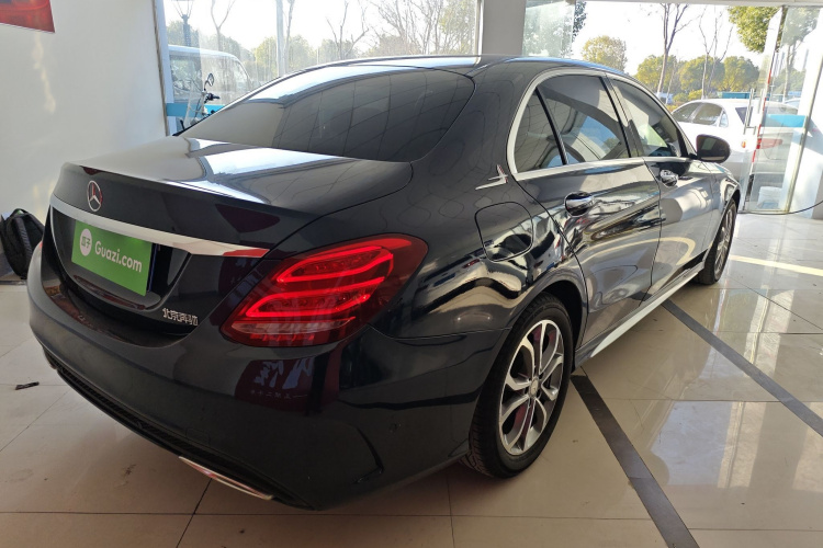 奔驰C级 2015款 改款 C 180 L 运动型车身外观7