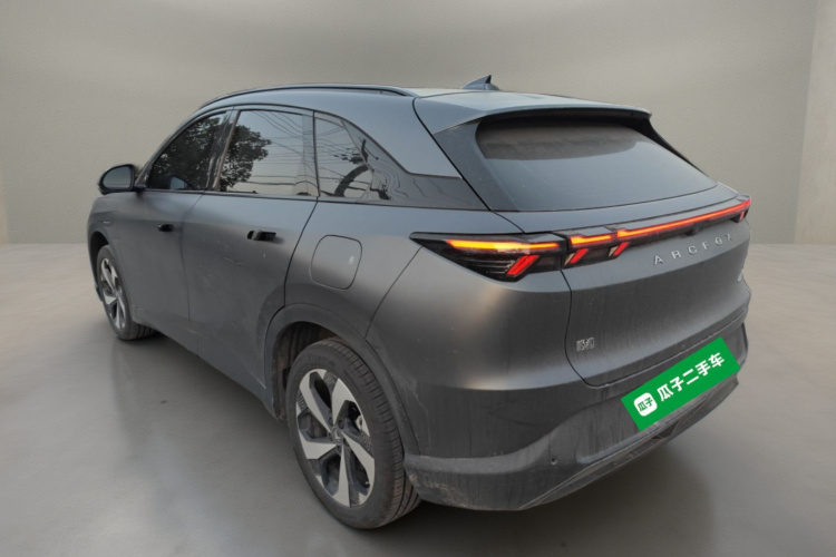 ARCFOX极狐 极狐 阿尔法T5(ARCFOX αT5) 2025款 520 PRO车身外观5