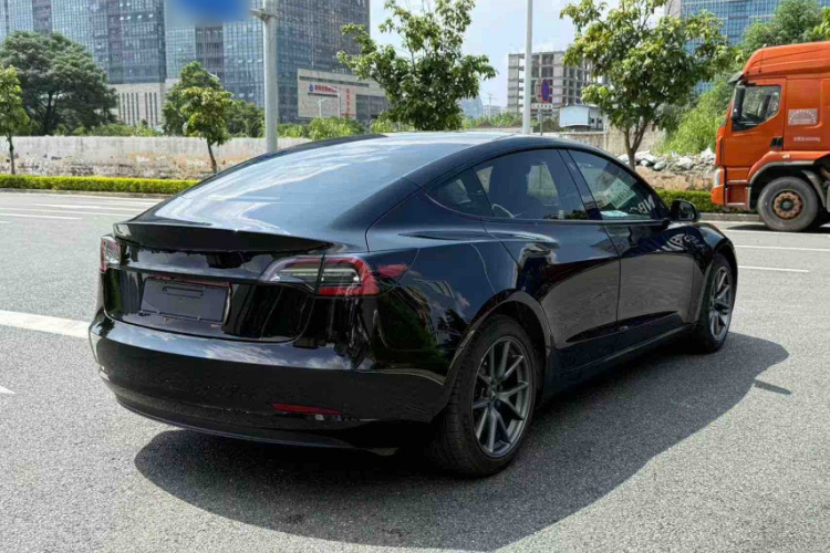 特斯拉 Model 3 2021款 标准续航后驱升级版车身外观6007