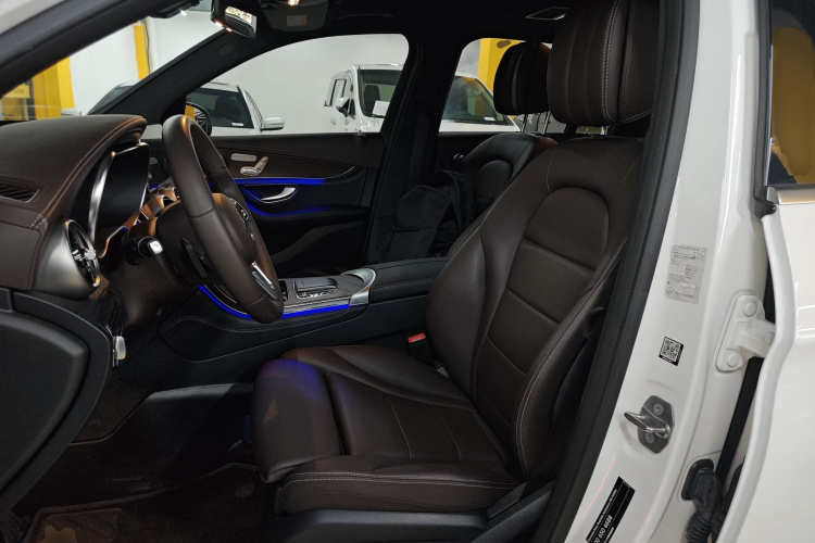 奔驰GLC 2020款 改款 GLC 260 L 4MATIC 豪华型中控内饰19