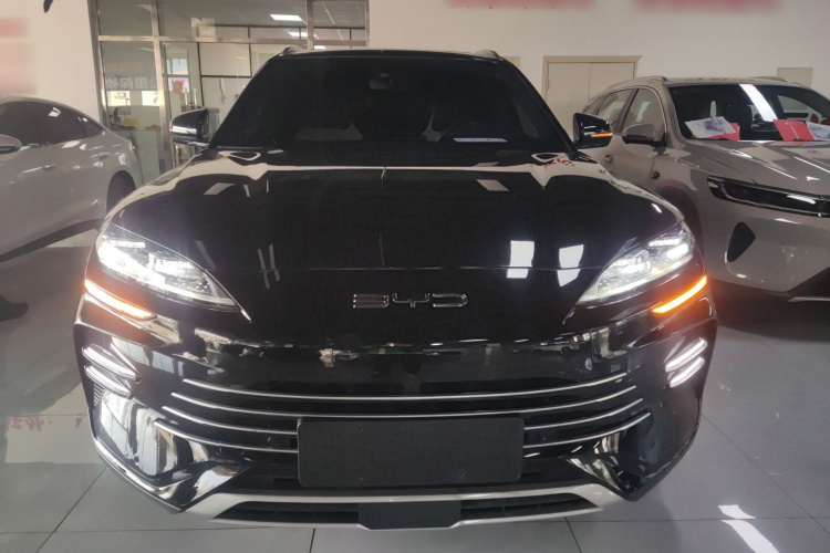 比亚迪 宋PLUS新能源 2024款 荣耀版 DM-i 71km 豪华型车身外观2