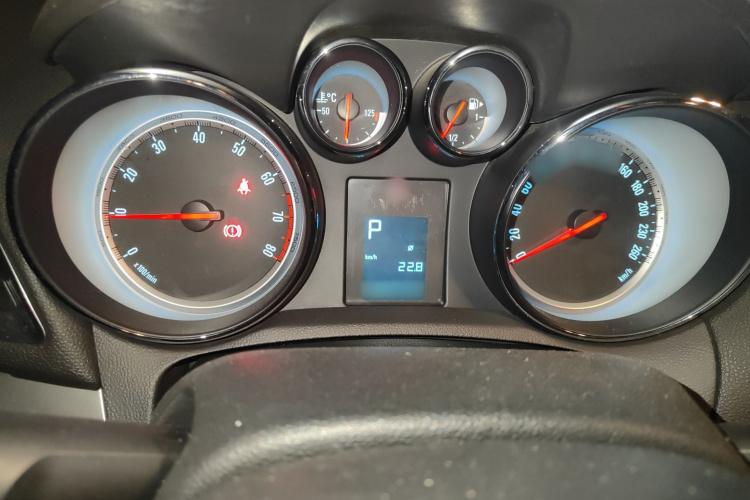 别克 昂科拉 2013款 1.4T 自动两驱精英型局部细节14