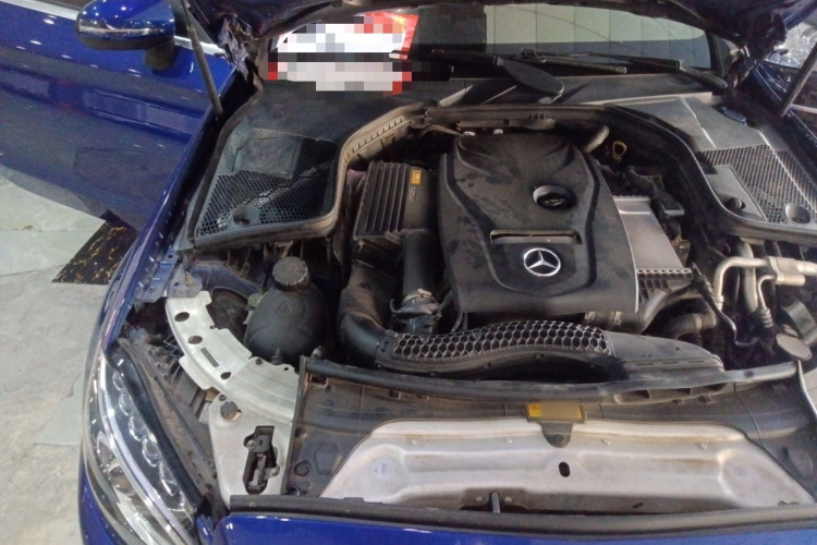 奔驰C级(进口) 2018款 C 200 轿跑车机舱底盘25