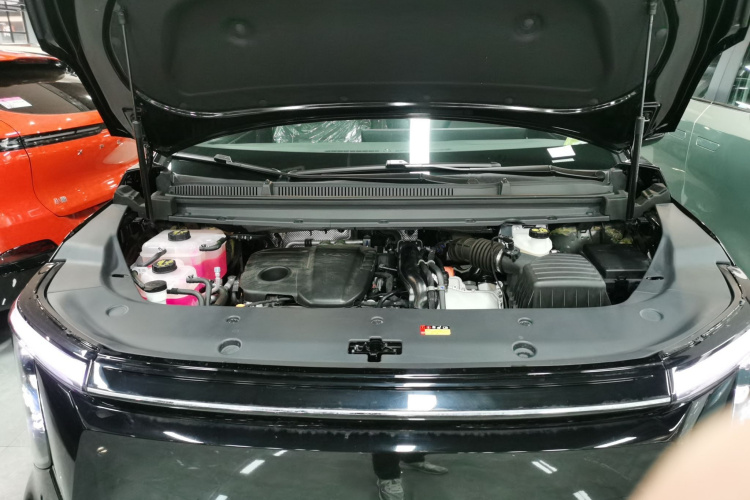 上汽大通MAXUS 大家7 2024款 改款 超混 长续航版 悦享版机舱底盘24