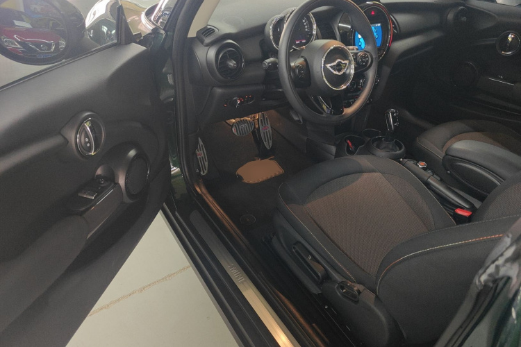 MINI 2018款 1.5T ONE中控内饰19