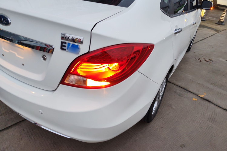 江汽集团 江淮iEV7 2019款 iEV7L 豪华智能型车身外观9