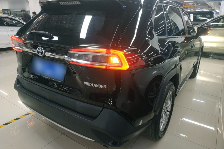 丰田 威兰达 2020款 2.0L CVT两驱豪华版车身外观7