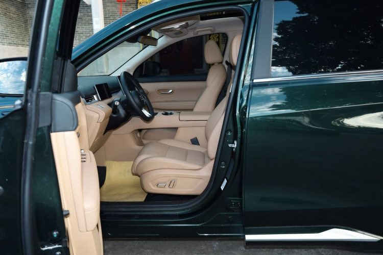 蓝电E5 PLUS 2025款 165km 长续航版PLUS 7座中控内饰7009