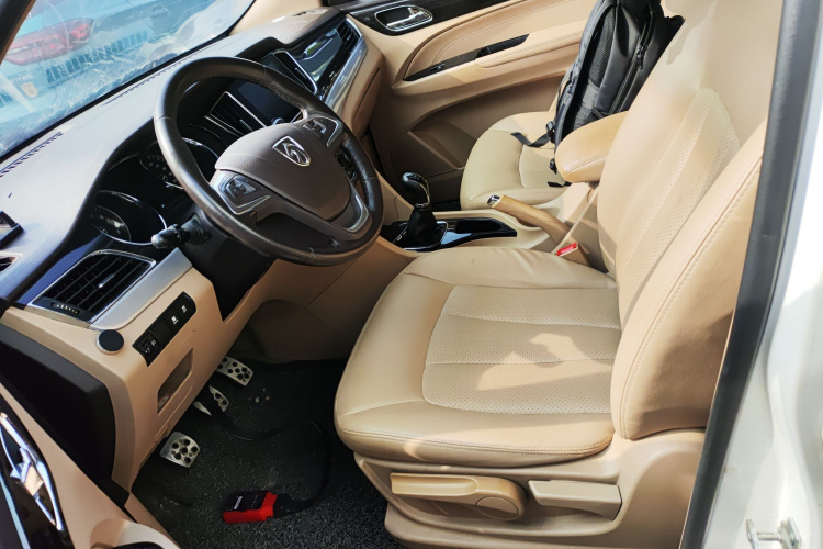 宝骏730 2016款 1.5L 手动豪华型 7座局部细节19