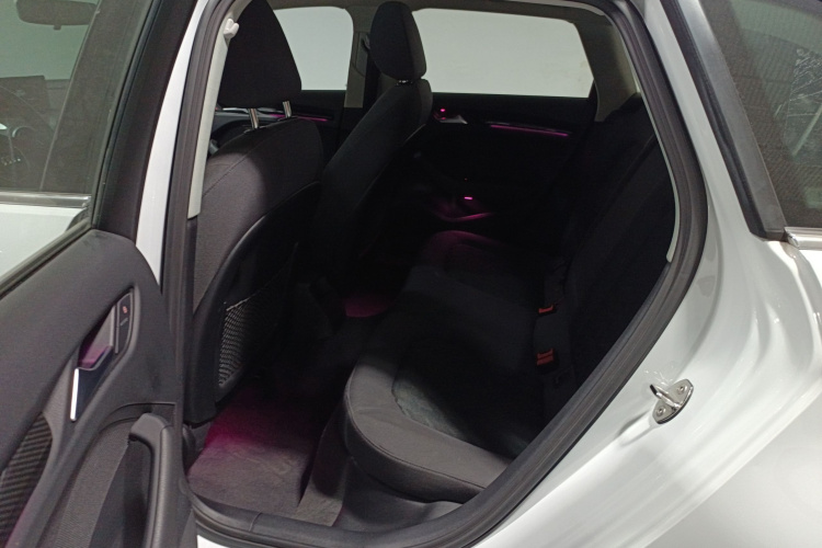 奥迪A3 2015款 Sportback 35 TFSI 百万纪念智领型中控内饰21