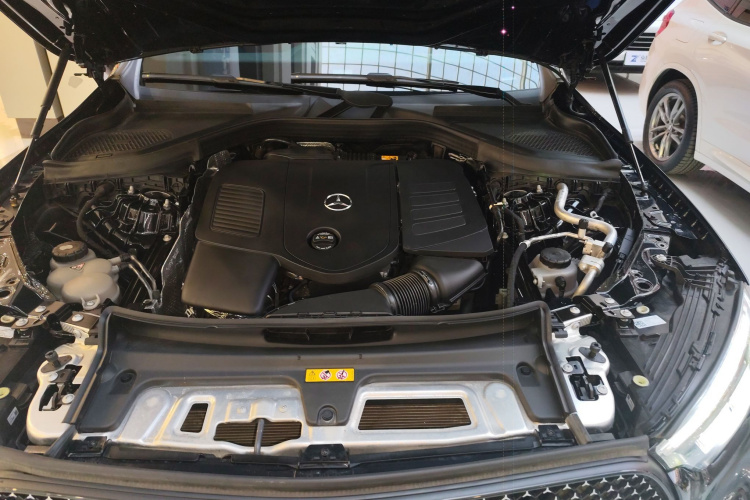 奔驰GLC 2023款 GLC 300 L 4MATIC 动感型 5座机舱底盘24