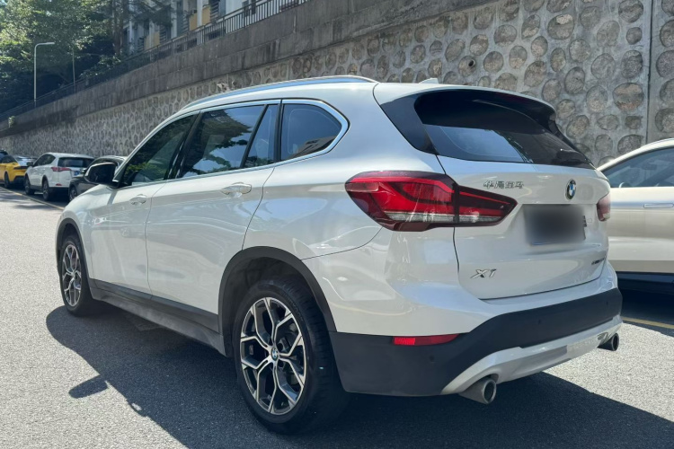 宝马X1 2022款 sDrive25Li 领先型车身外观6004