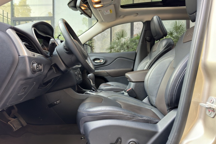 Jeep 自由光 2016款 2.4L 领先版局部细节19