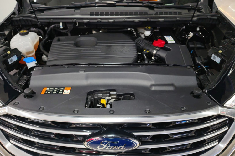 福特 锐界 2021款 改款 PLUS EcoBoost 245 两驱豪锐型 7座机舱底盘24