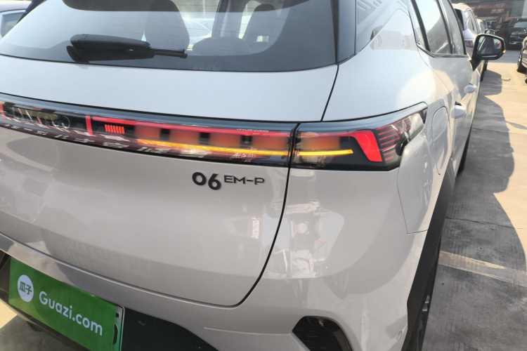 领克06 EM-P 2025款 EM-P 126长续航Halo车身外观9