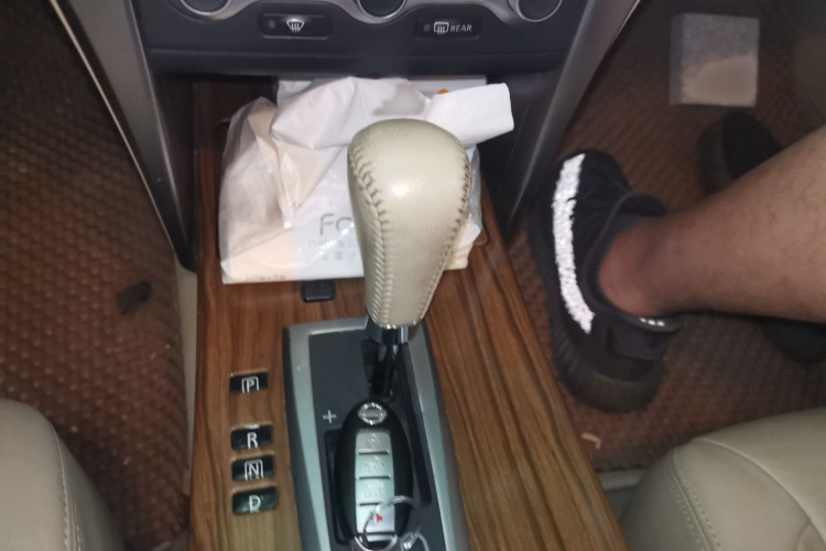 日产 天籁 2011款 公爵 2.5L XV尊雅版局部细节18