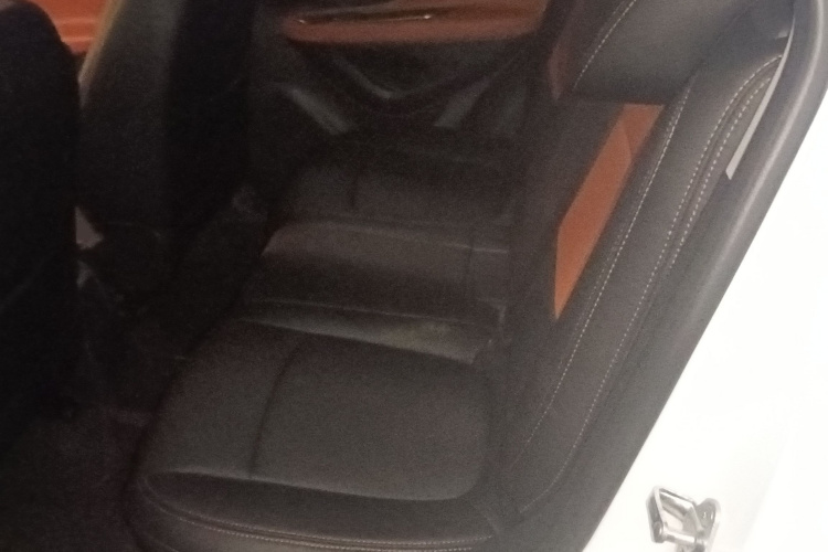 别克 昂科拉 2015款 1.4T 自动两驱都市精英型中控内饰21