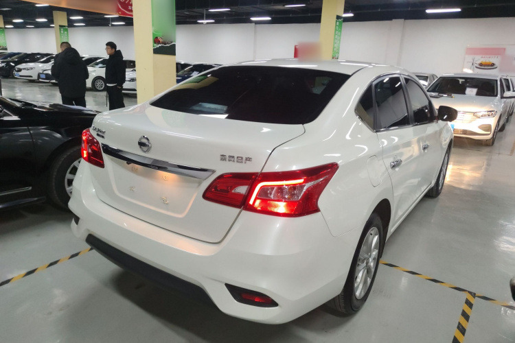 日产 轩逸 2024款 经典 1.6XE CVT舒适版车身外观7