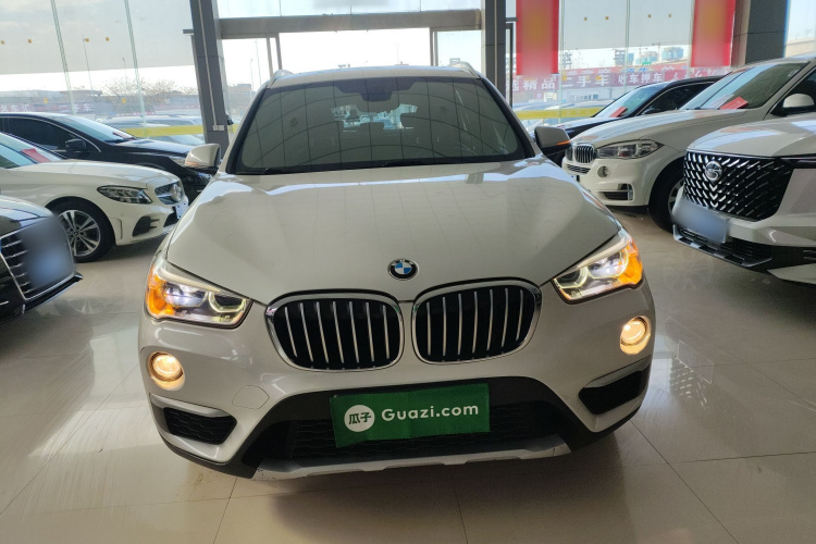 宝马X1 2019款 xDrive20Li 尊享型车身外观2